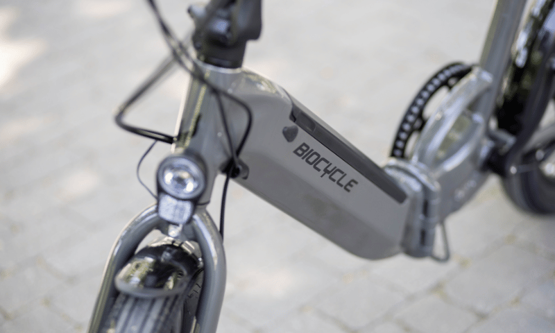 bicicleta eléctrica plegable compacta